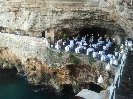 Grotta Palazzese – Polignano a Mare, Italia