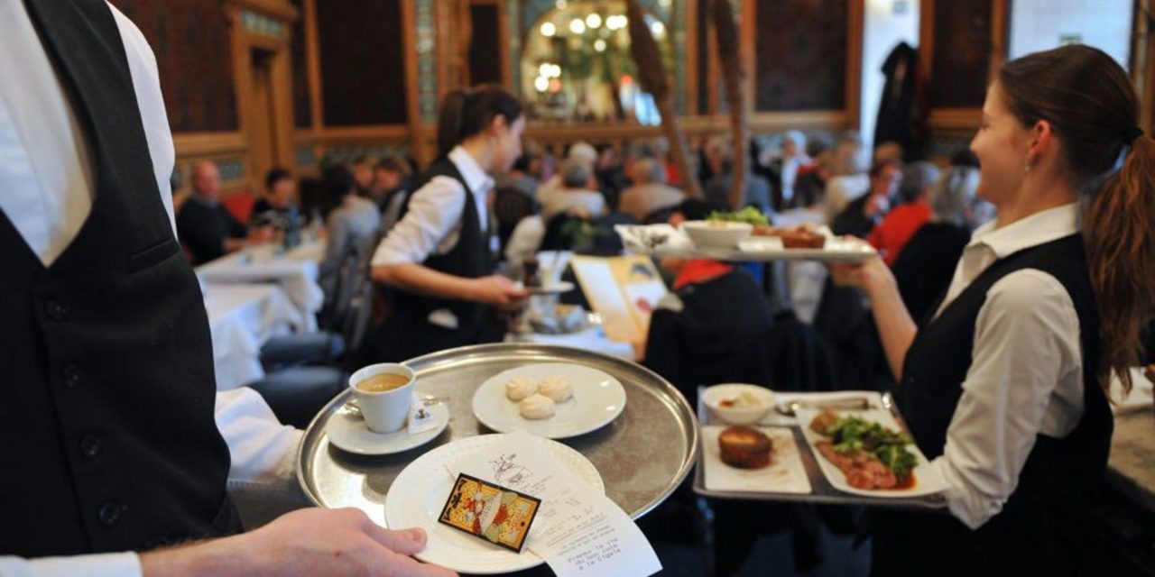 La importancia de la propina y las propinas en restaurantes de todo el mundo