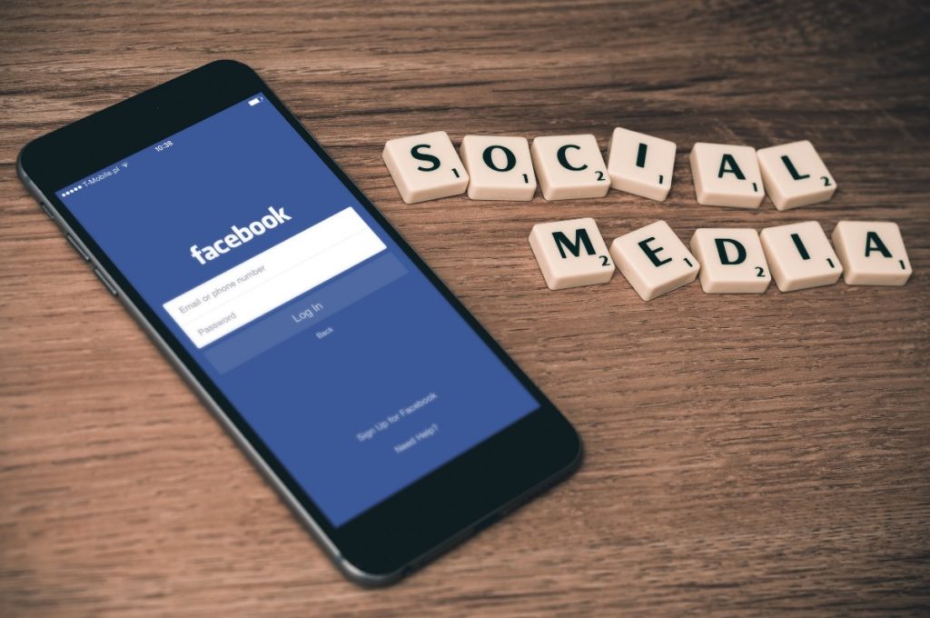 crear una página publicitaria sobre tu restaurante en Facebook