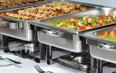 ¿Cómo mantener los platos calientes antes de servir?