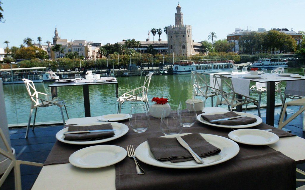 Cómo llenar las mesas de tu restaurante en verano