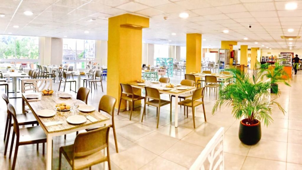 Sistemas de reservas: ¿cuál es el mejor para tu restaurante? 1 Comedor restaurante