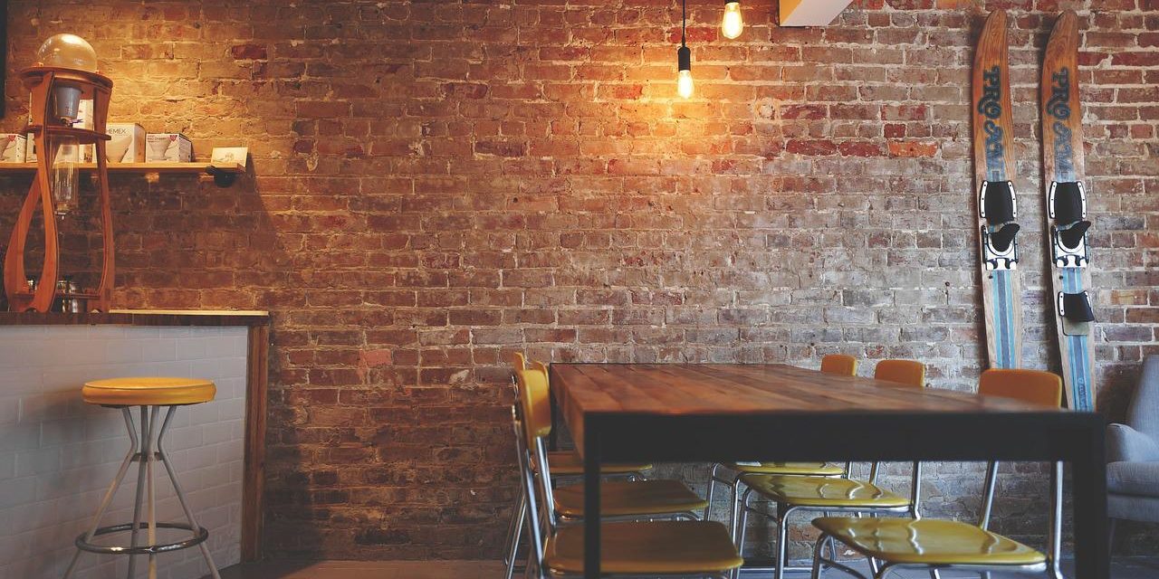 Ideas para decorar un restaurante con palets de madera
