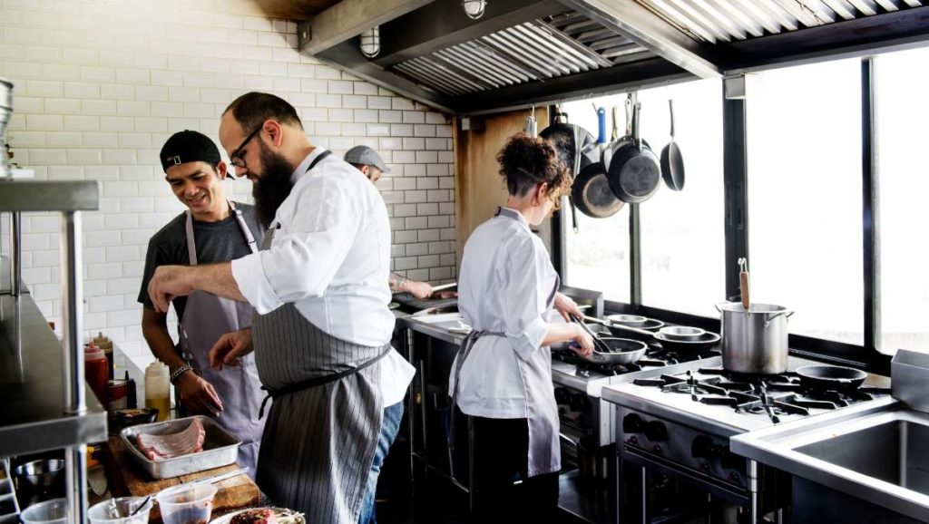 Tendencias de cocina profesional en 2023 1 Cocina moderna