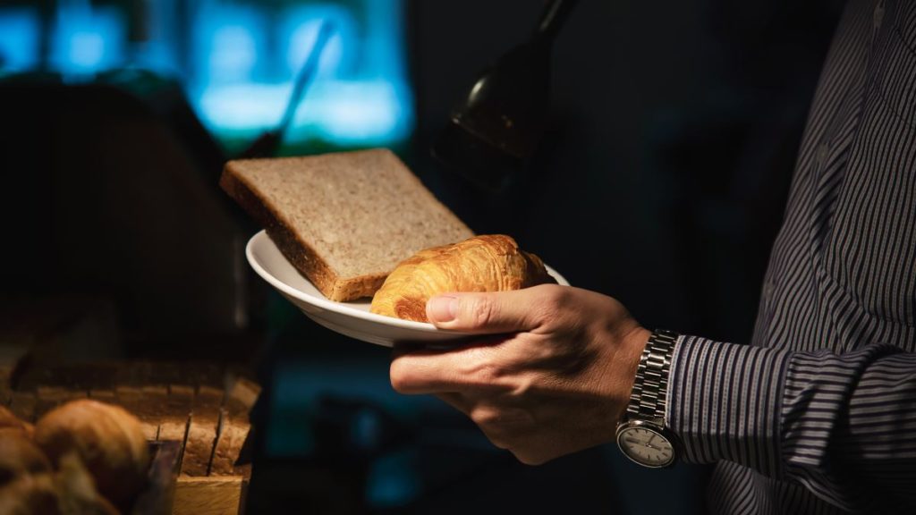 ¿Es legal cobrar el pan a los clientes de tu restaurante? 1 Pan en mesa