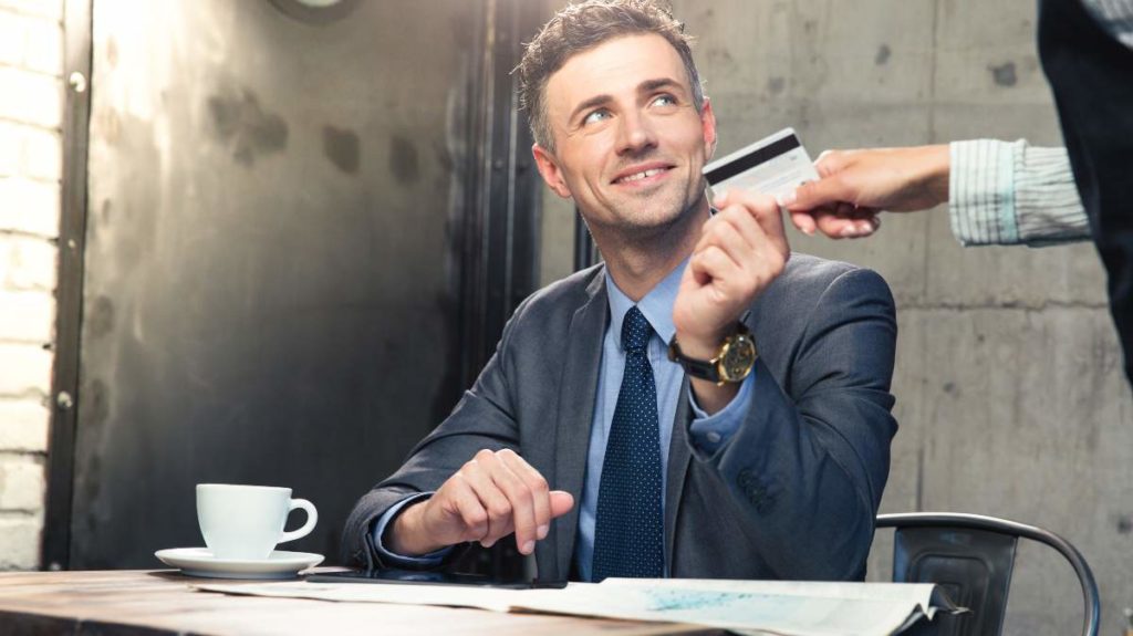 Cómo fomentar la lealtad del cliente 1 Cliente restaurante