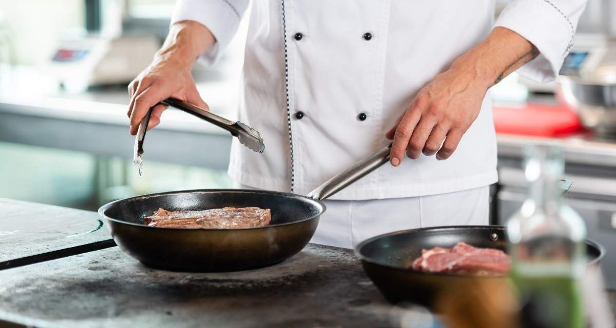 ¿Cómo elegir pinzas y otras herramientas de agarre de productos para tu restaurante?